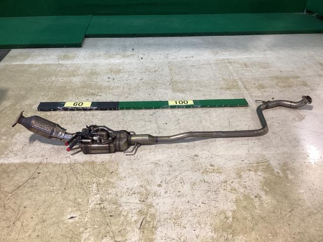 アクア DAA-NHP10 フロント マフラー パイプ 8T7拍卖