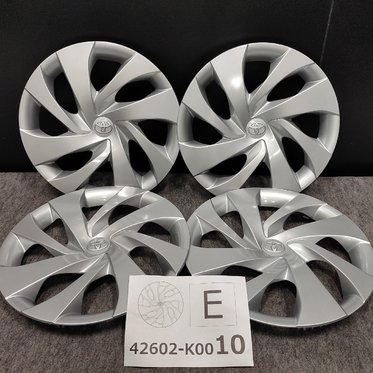 数量限定お値下げ!!【新品】送料無料 トヨタ ヤリス 純正 ホイールキャップ 4枚 セット 14 インチ 未装着 42602-K0010【特価】拍卖