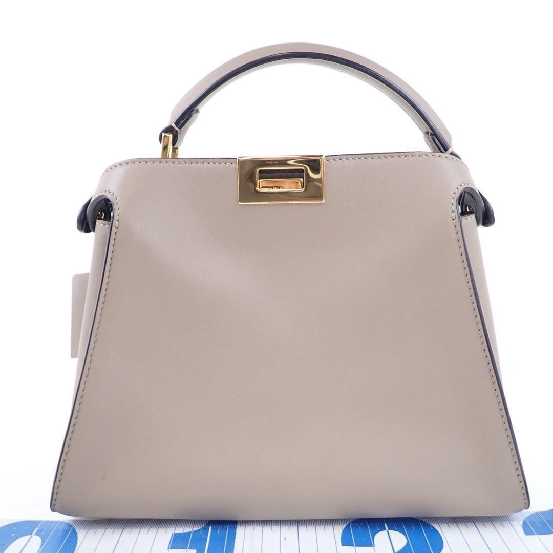 FENDI フェンディ エッセンシャリー ピーカブー 2WAY ショルダーバッグ拍卖