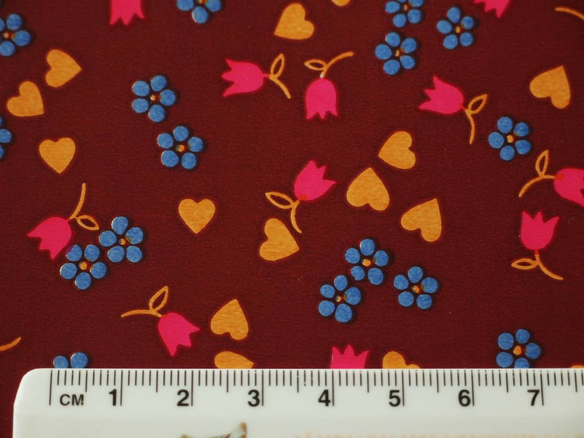 スイス製 ヴィンテージ&レトロ ワックスペーパー 包装紙 (ワインレッドの背景にピンクのチューリップ&ハート&忘れな草)拍卖