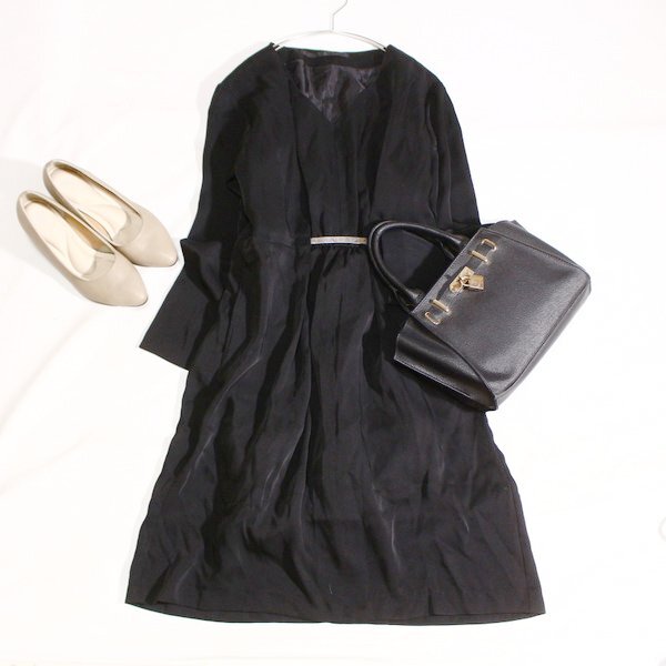 美品 アーバンリサーチ KBF ケービーエフ ゆったり綺麗め メタルバー付き さらっと スーツ生地 ワンピース ONE 春 秋 25A10拍卖