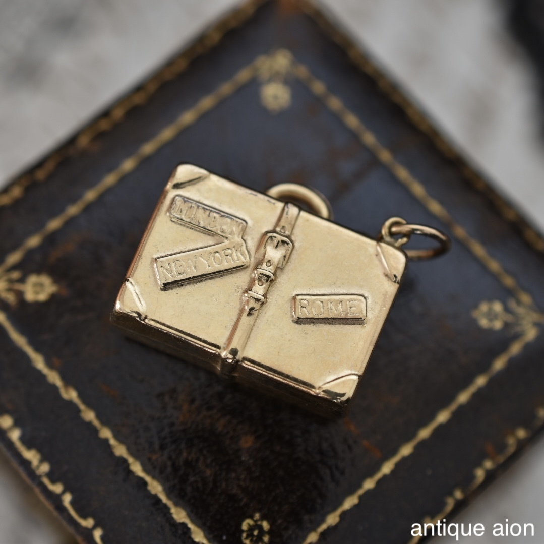 英国ヴィンテージ 1975年 9ctゴールド トラベルスーツケースチャーム拍卖