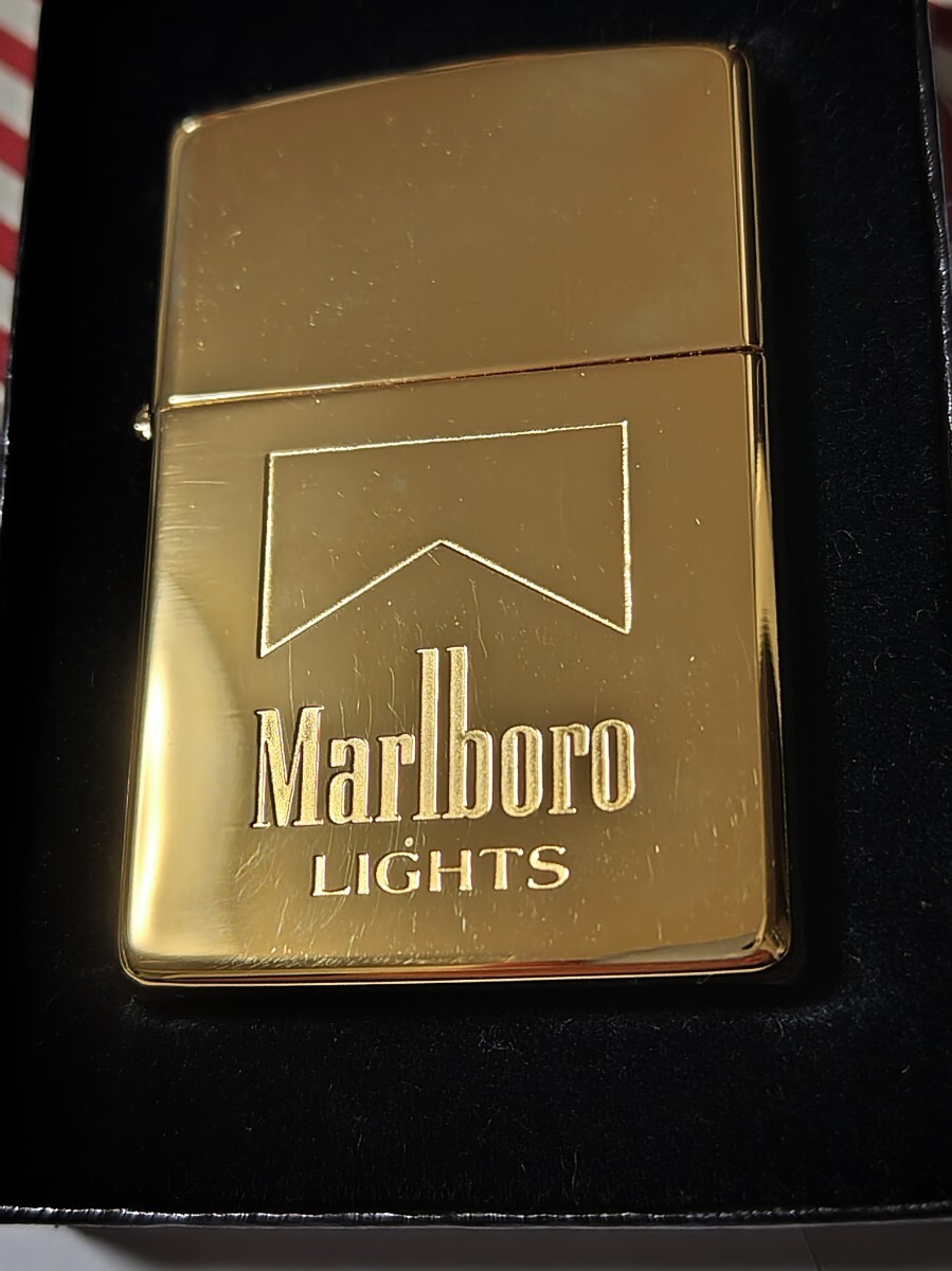 未使用品  Marlboro LIGHTS Zippo  マルボロ ジッポー 1992年製造 金色ユニット ハイポリッシュ仕上 エッチング加工 希少品 新品拍卖