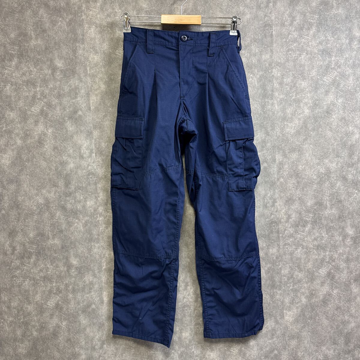ミリタリーパンツ 紺色ネイビー 米軍実物 2013年会計 ワークパンツ カーゴパンツ USA直輸入 ゆるダボメンズ古着拍卖