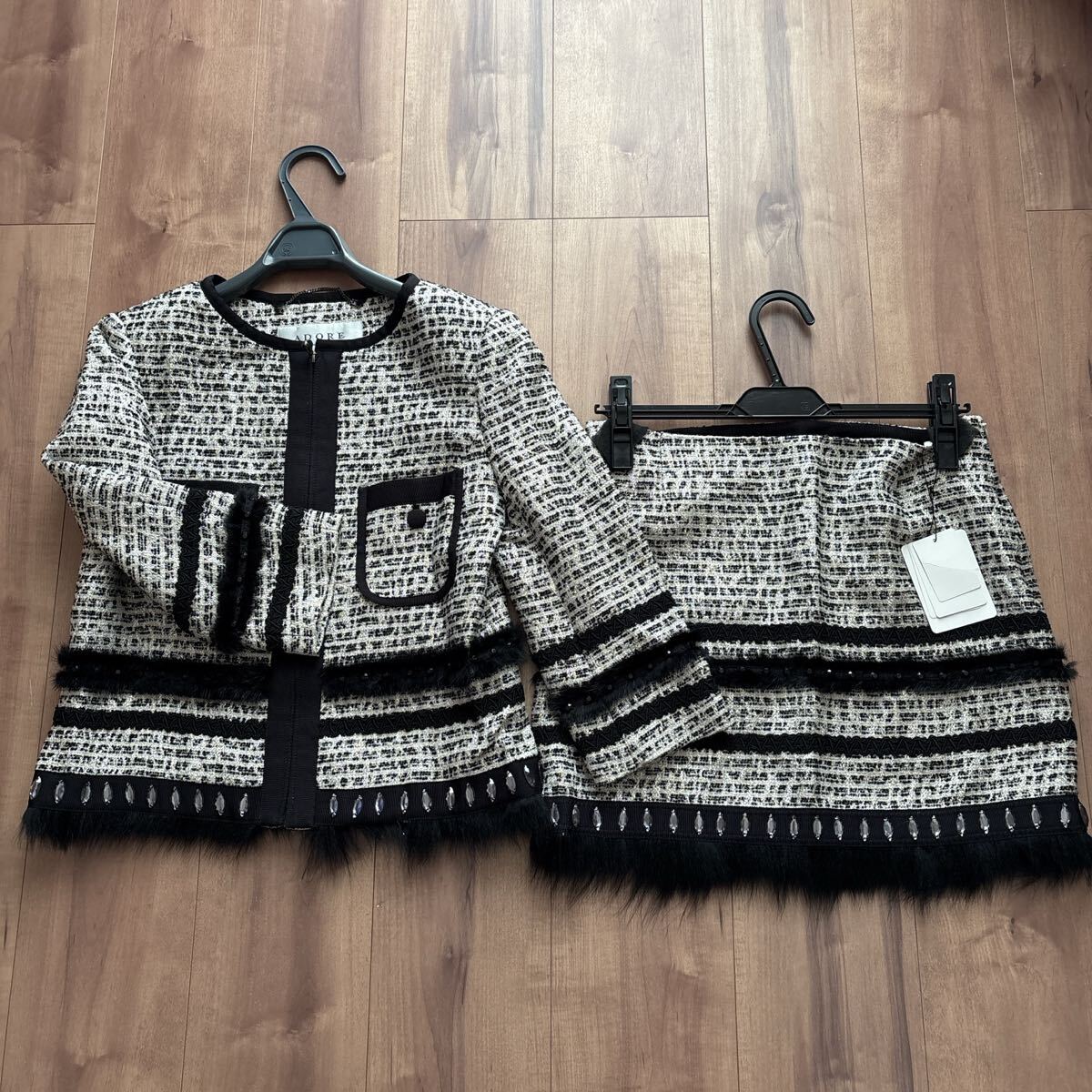 着用1回 アドーア セットアップ ノーカラージャケット&スカート ツィード拍卖