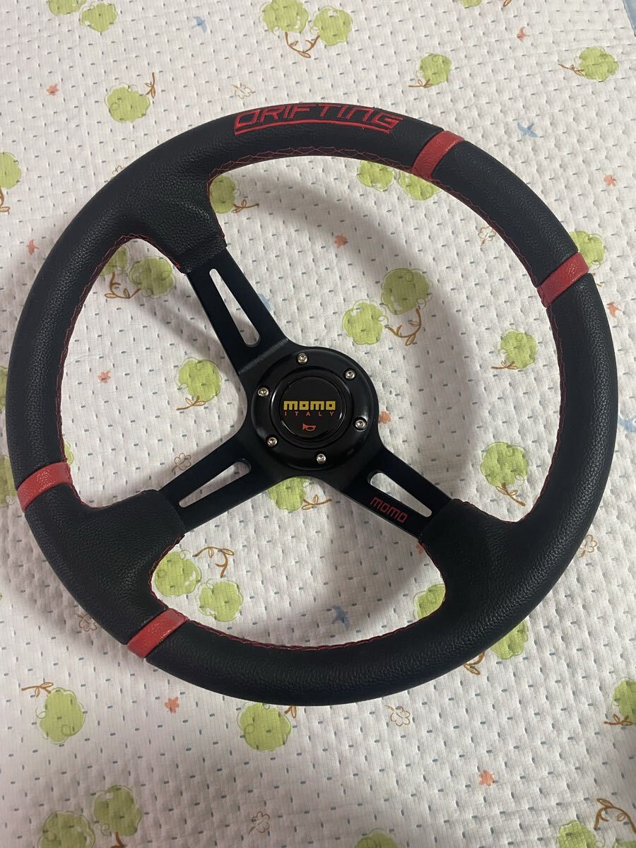 momo モモ 黒色 DRIFTING 赤色線拍卖
