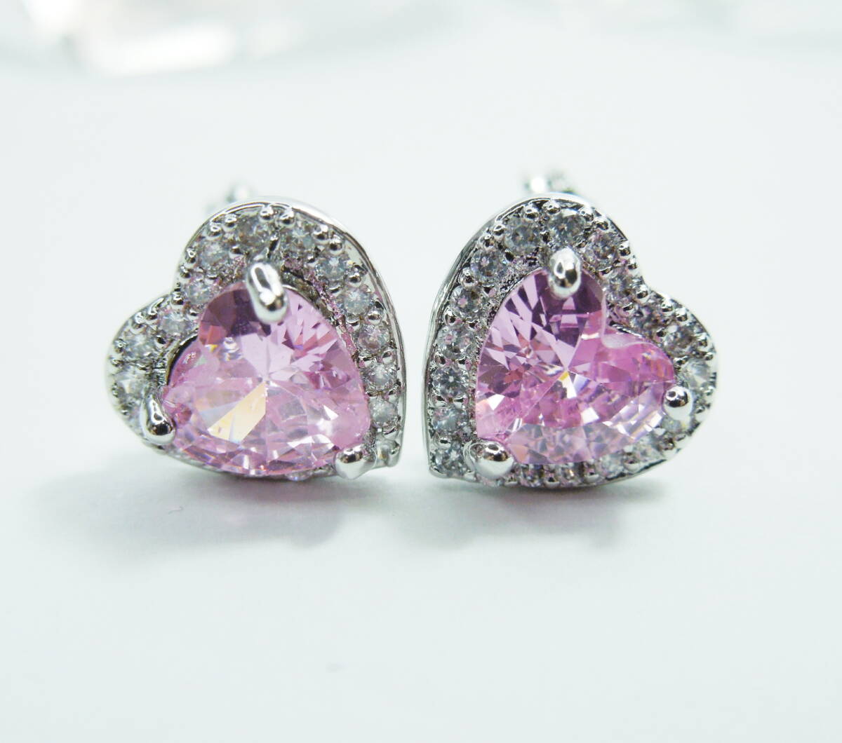 ピンク ハート ジルコニア スタッドピアス 両耳用 ペア ピアス 桃 新品 シルバーカラー ハート かわいい キラキラ 推し活拍卖
