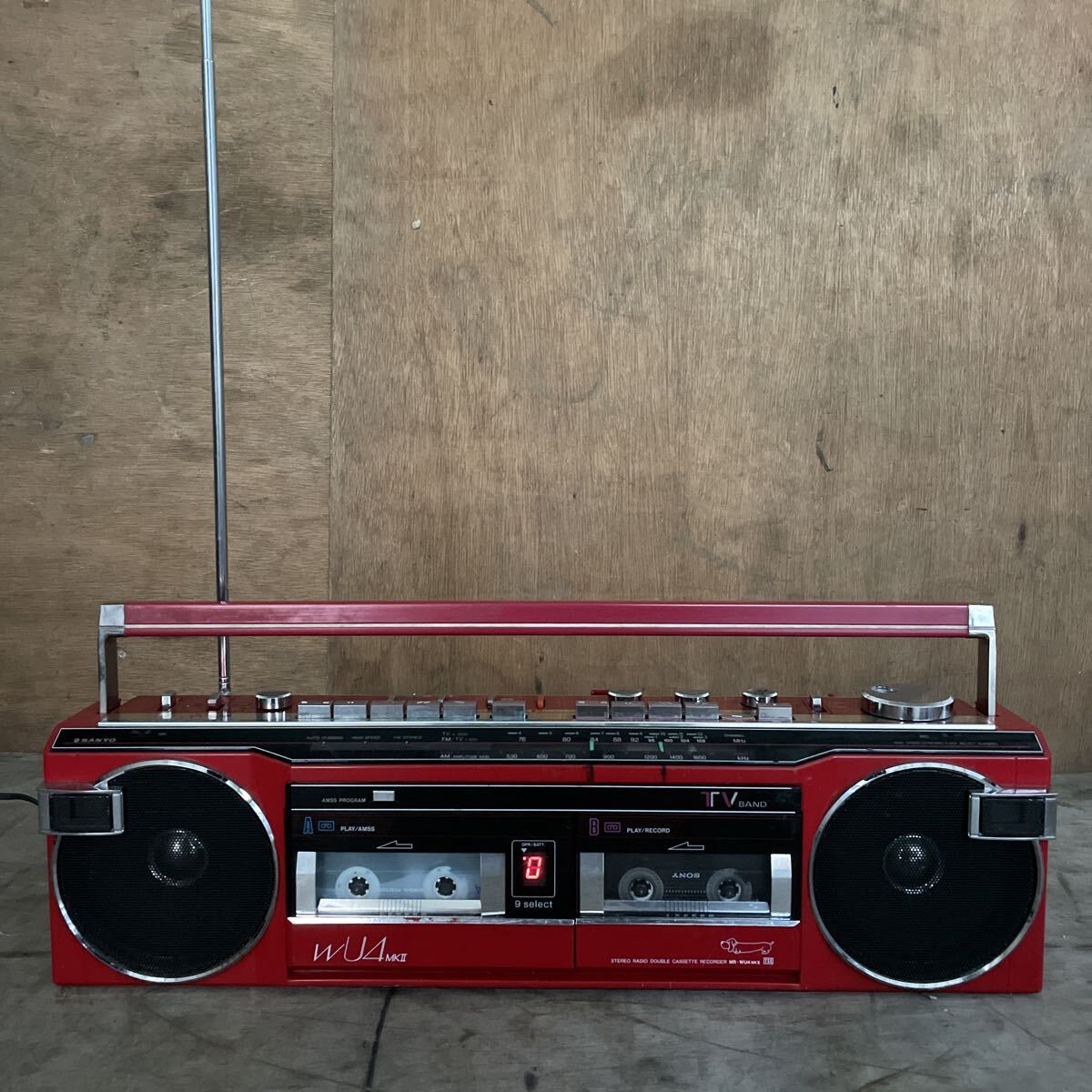 昭和レトロ  SANYO サンヨー MR-WU4MKⅡ レッド ラジカセ ラジオカセットレコーダー FM AM ジャンク拍卖