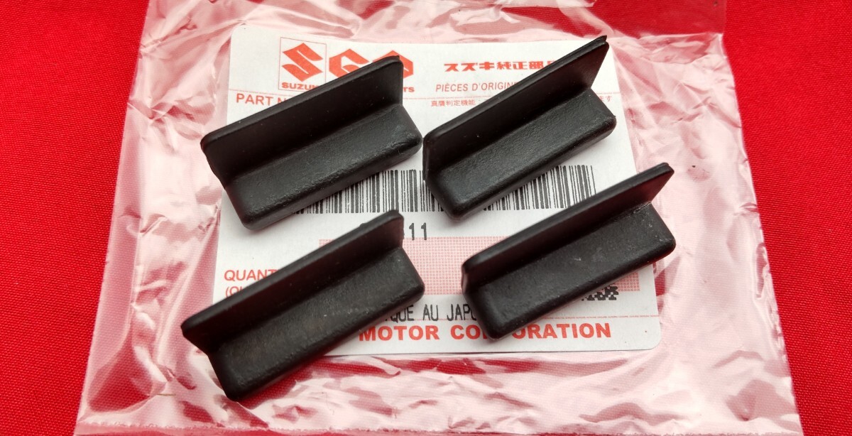 ■送料込み■GS550 GS650 GS750 GS850 GS1000 サイドカバーゴム SUZUKI純正部品 フレーム拍卖