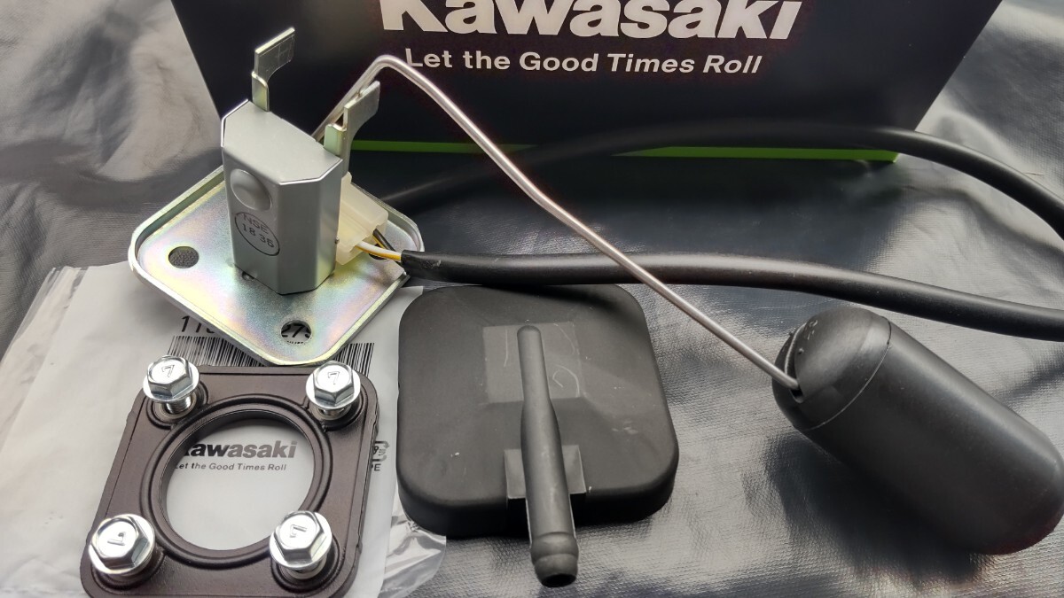 ●送料込み●GPZ900R 燃料センサー kawasaki純正 ガソリンタンク ZX900A フェール拍卖