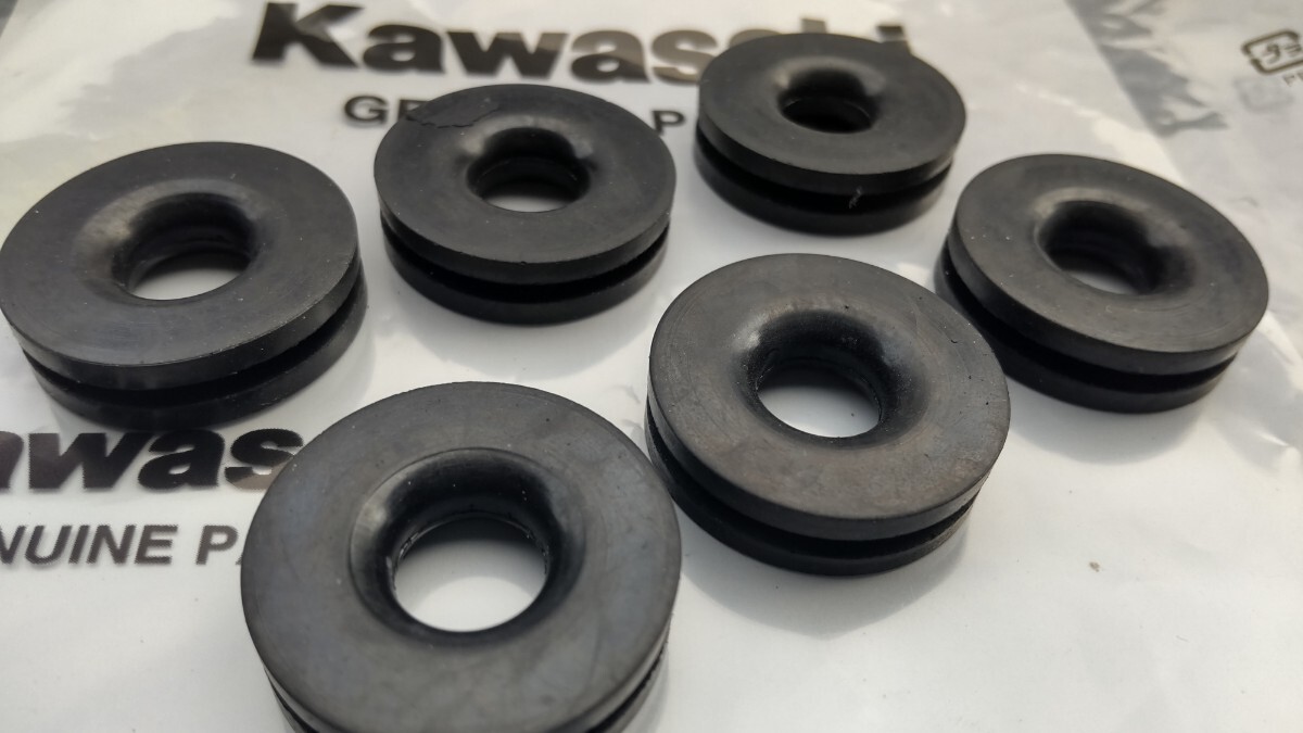 ■送料込み■ゼファー750RS ゼファー750 サイドカバー ゴム グロメット kawasaki純正部品 6個セット拍卖