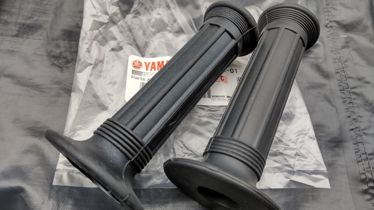 ◆送料込み◆RZ250 RZ350 ハンドル グリップ YAMAHA純正 左右セット拍卖