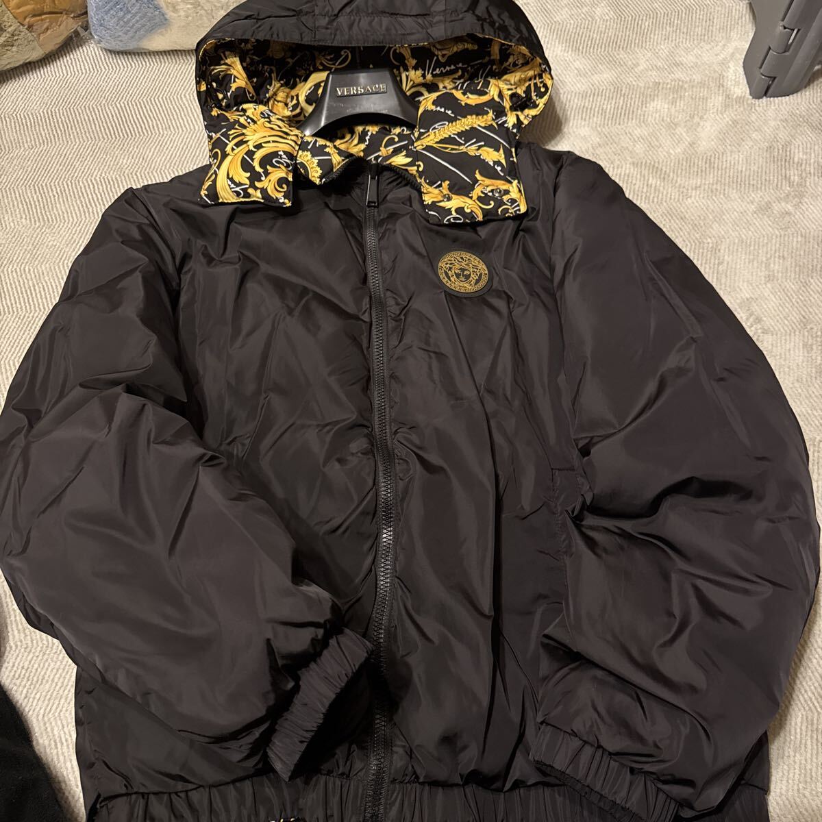 VERSACE リバーシブルダウンジャケット拍卖