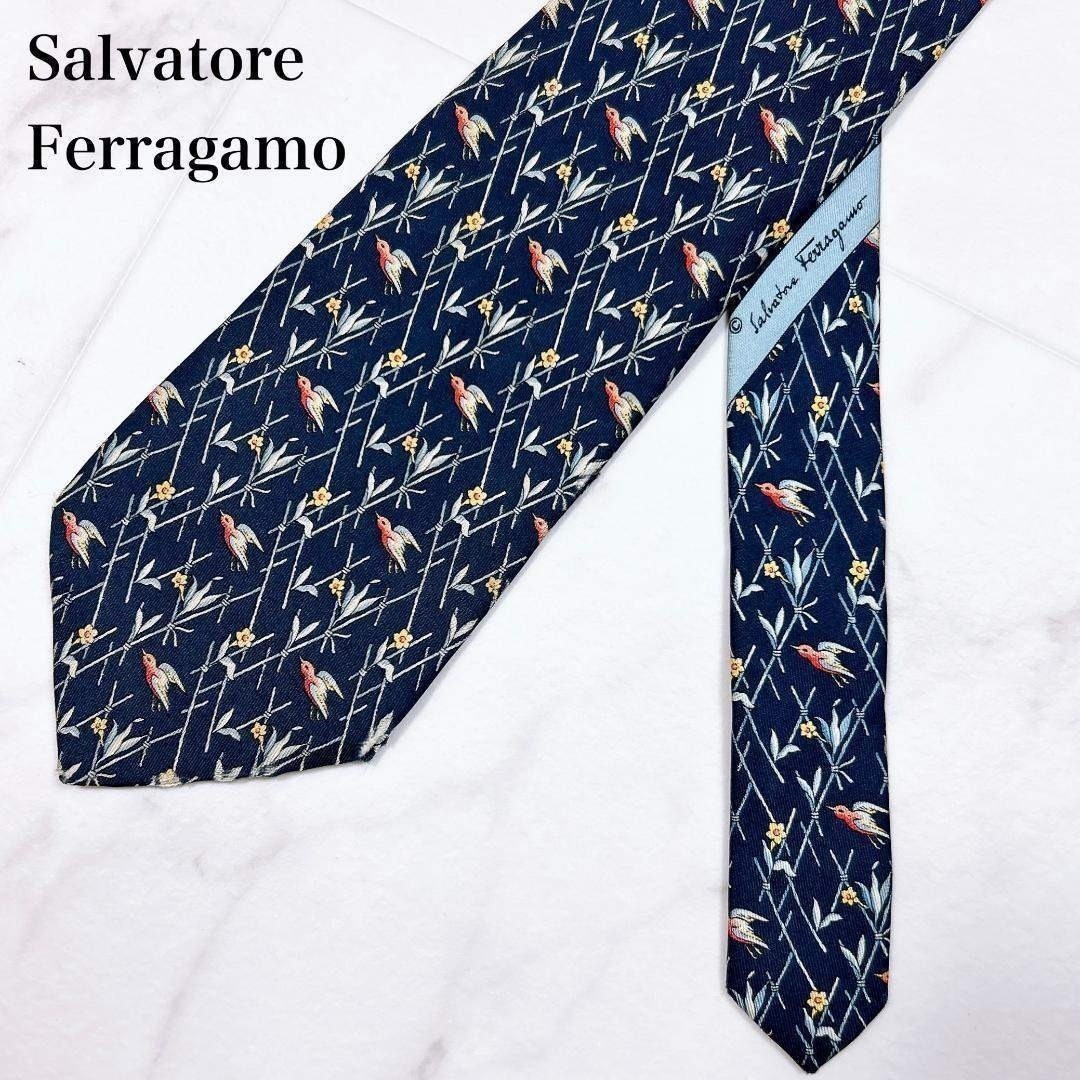◇ Salvatore Ferragamo サルヴァトーレ・フェラガモ シルクネクタイ シルク 絹 イタリア製 総柄 ネイビー 紺 メンズ拍卖