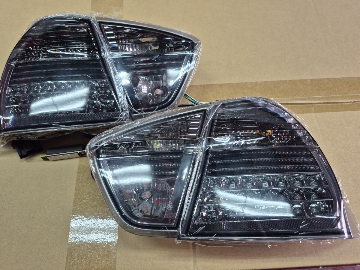 未使用!BMW E90 前期 3シリーズ 4Dr セダン 社外 LED スモーク ブラック テールライト テールランプ 検索) E90 318i 320i 323i 325i 330i拍卖