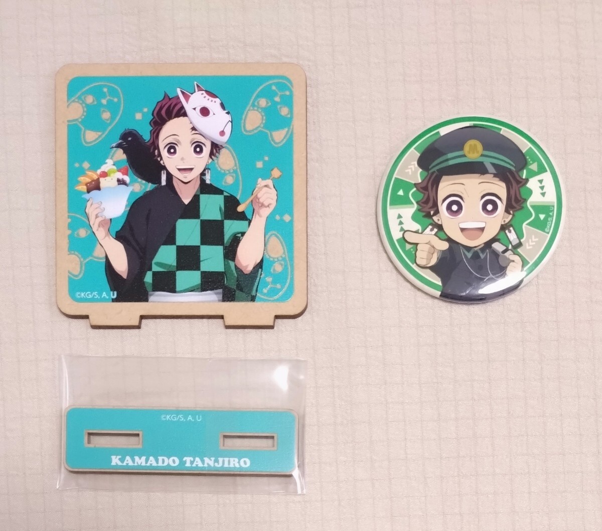 鬼滅の刃 竈門炭治郎 キャラスタンド、缶バッジ 2個セット拍卖