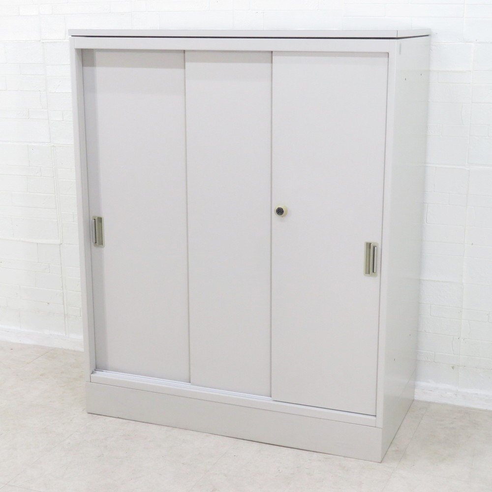 オカムラ okamura 42ストレージ 3枚引き違い書庫 4242ZL Z13 ニューグレー 引き戸 キャビネット 収納 物置 書類 YH18321 中古オフィス家具拍卖