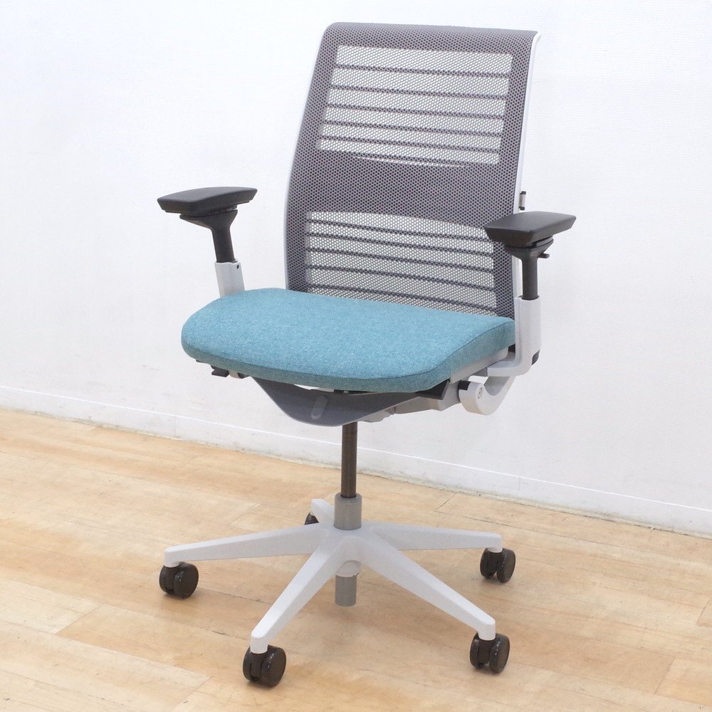 Steelcase スチールケース Think シンクチェア 肘付オフィスチェア グリーン ホワイトシェル 椅子 メッシュ KK17722 中古オフィス家具拍卖