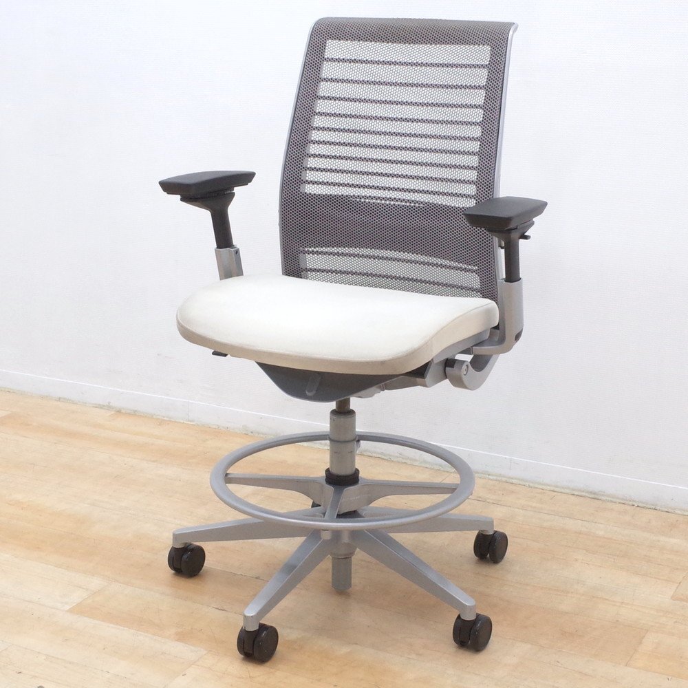 Steelcase スチールケース Think シンクチェア ハイチェア 肘付オフィスチェア グレー カウンター 椅子 メッシュ KK17721 中古オフィス家具拍卖