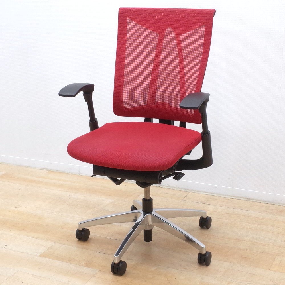 イトーキ ITOKI セレーオ 肘付オフィスチェア KF-570JB-ZTM4 レッド アジャスタブル肘 デスクチェア メッシュ EG17254 中古オフィス家具拍卖