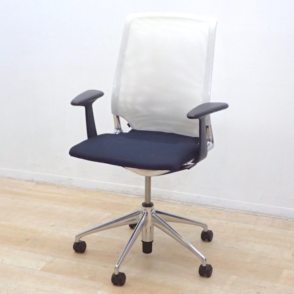 vitra. ヴィトラ Meda2 メダ2 アルベルト・メダ 肘付オフィスチェア デザインチェア ブラック ホワイト メッシュ EG18514 中古オフィス家具拍卖