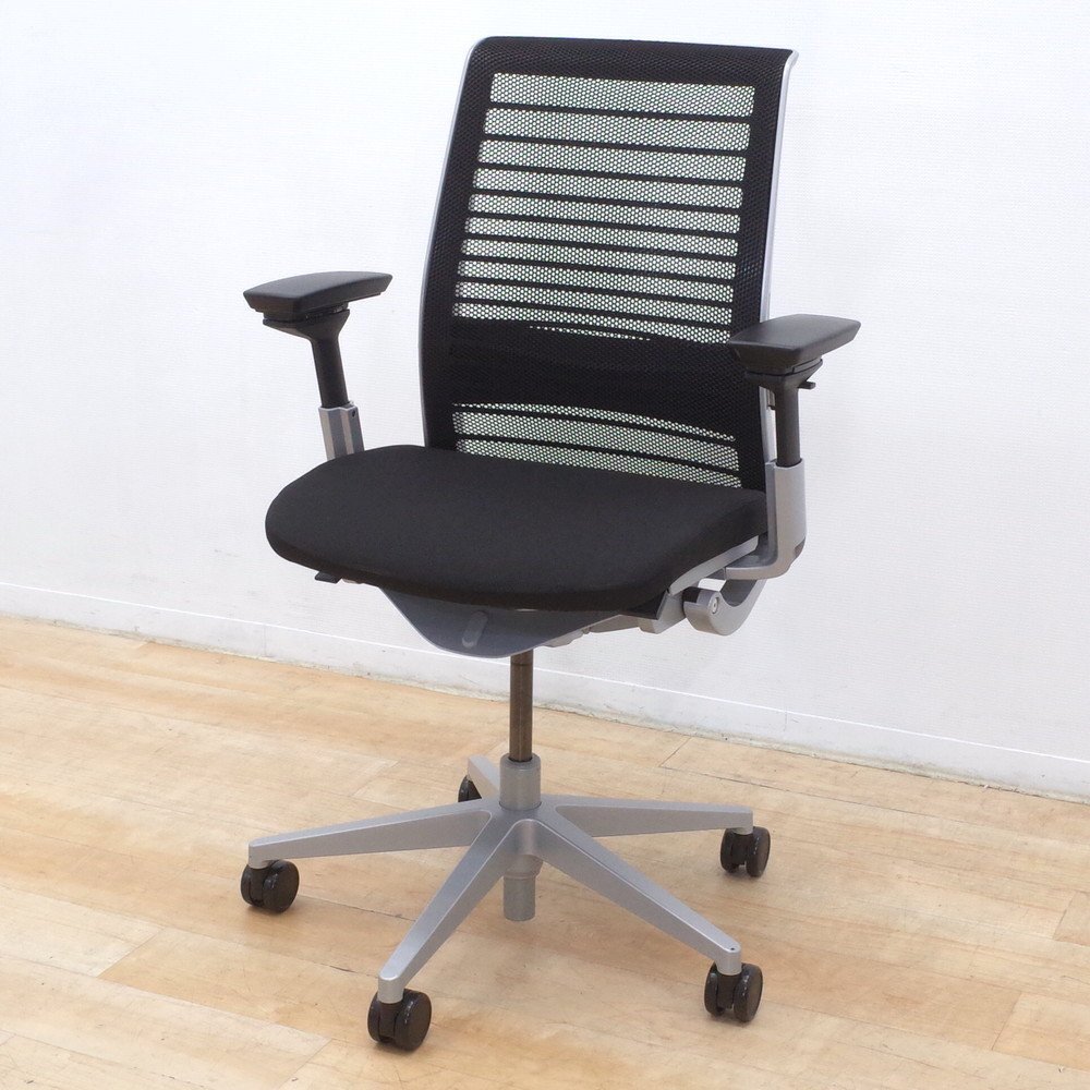 Steelcase スチールケース Think シンクチェア 肘付オフィスチェア ブラック 椅子 ランバーサポート メッシュ EG17720 中古オフィ拍卖