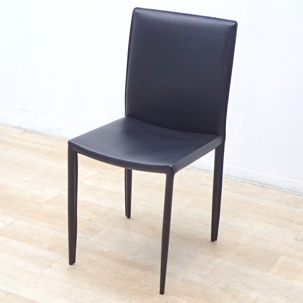ミーティングチェア ダイニングチェア ブラック レザー調 肘無し カフェ 多目的椅子 会議室 シンプル 軽量 EG18761 中古オフィス家具拍卖
