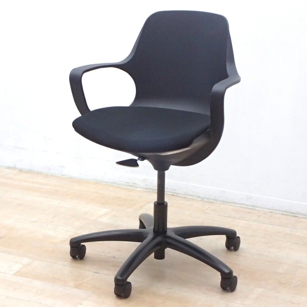 MERRYFAIR 関家具 ポゴ POGO 肘付オフィスチェア ブラック 回転 座面昇降 ポリプロピレン 布 在宅 コンパクト EG18682-1 中古オフィス家具拍卖