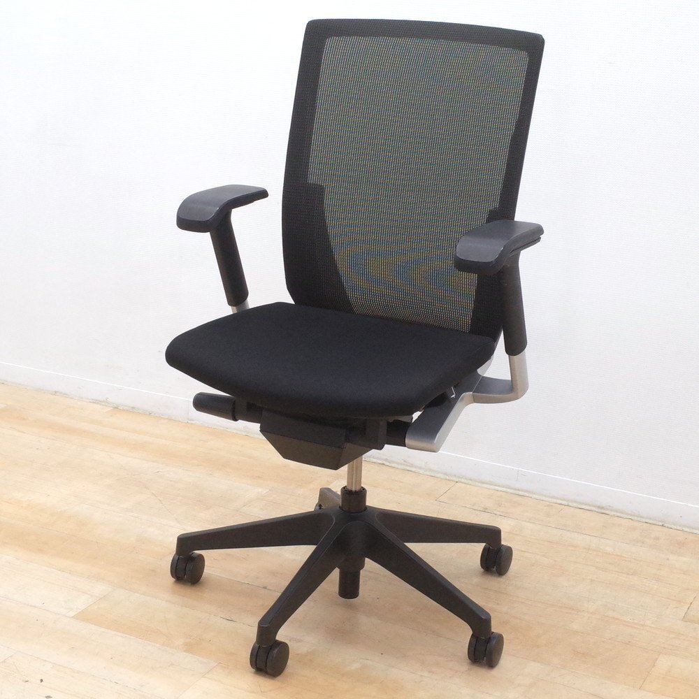 ITOKI イトーキ ヴェント KE-837JB-T1T1 肘付オフィスチェア ブラック 事務椅子 デスクチェア メッシュ EG16287-3・14481 中古オフィス家具拍卖