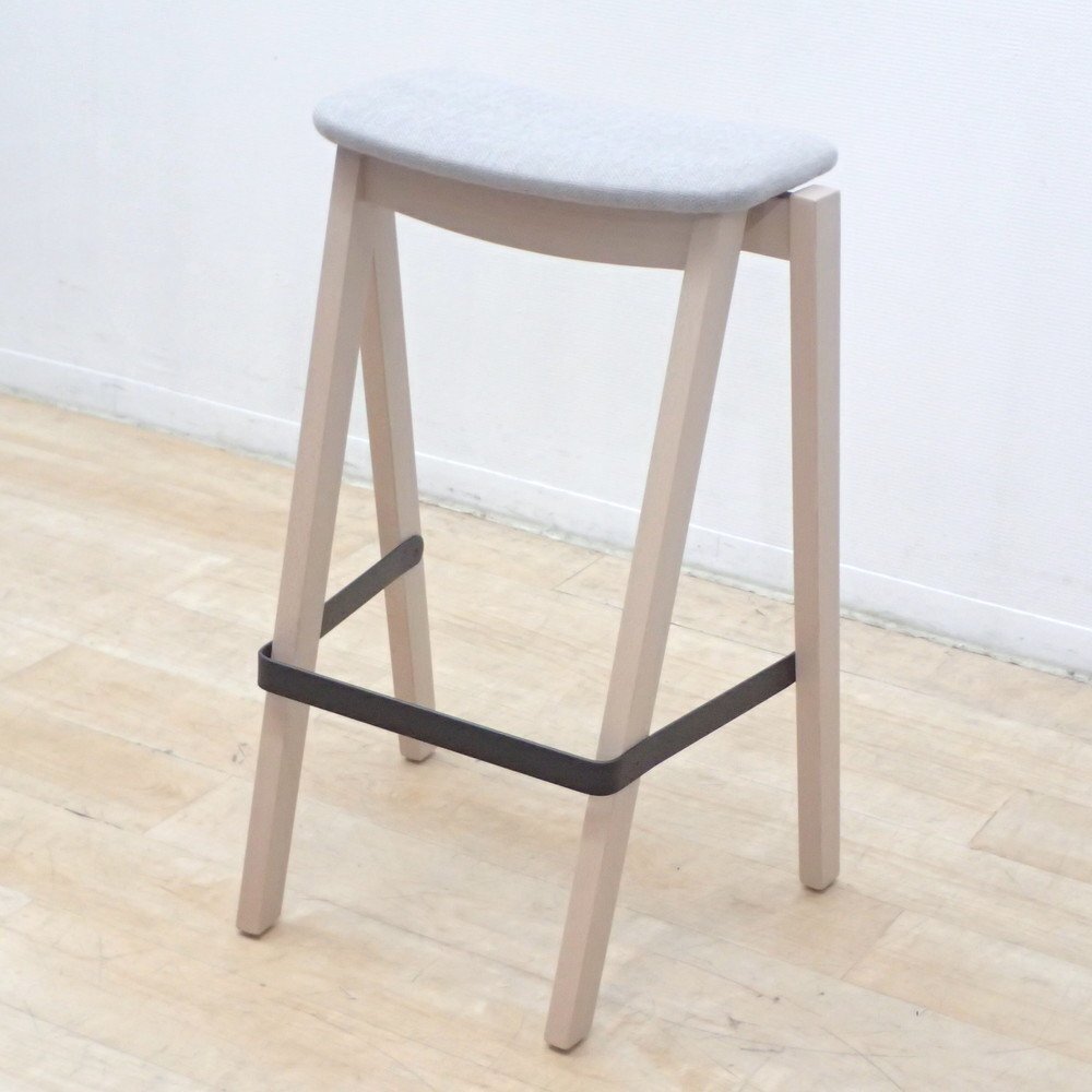 コクヨ DAYS OFFICE wood side カウンターチェア XYB-CWSAW20 スタッキング可 ハイスツール 椅子 布 木製 KK18486 中古オフィス家具拍卖