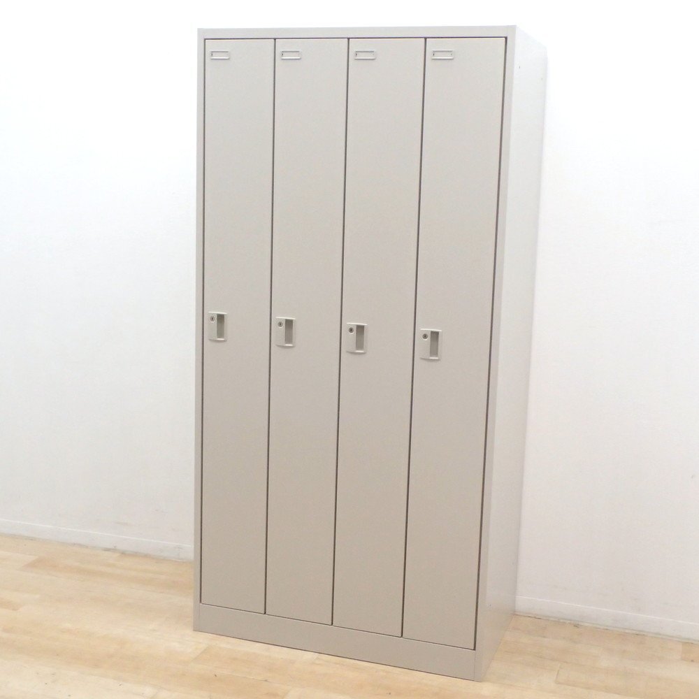 okamura オカムラ 4人用ロッカー 4574FZ-Z13 ライトスモーク 個人ロッカー 網棚 鏡 ハンガーパイプ 更衣室 鍵有 KK18788 中古オフィス家具拍卖