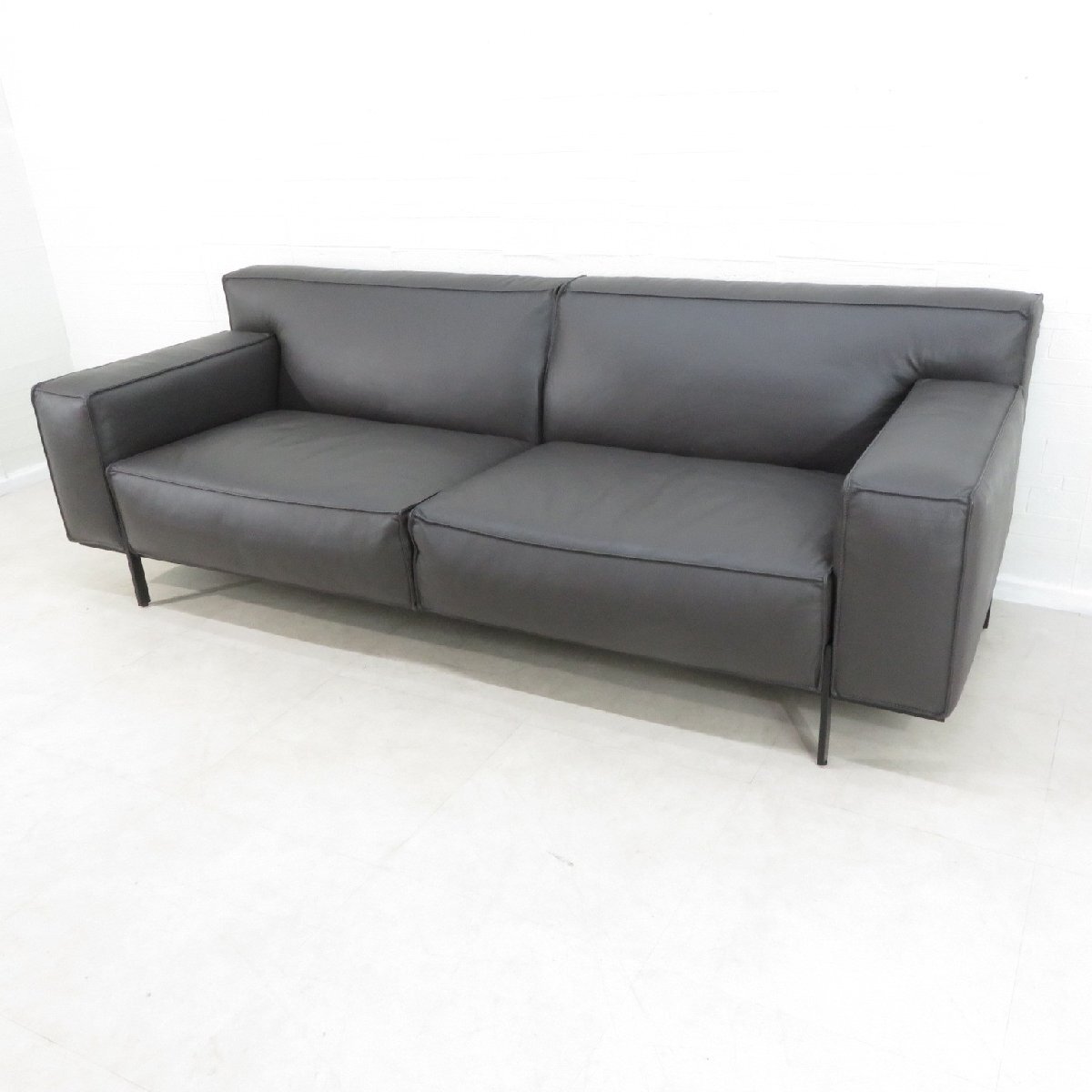 FURSYS ファシス CAPRI カプリ 3Pソファ ダークブラウン リビング ダイニング サイドテーブル モダン 応接 高級感 AG16515 中古家具拍卖
