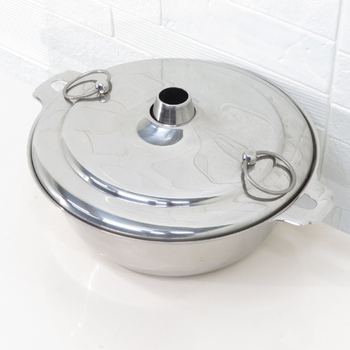 高級しゃぶしゃぶ鍋 シルバー ほぼ未使用品 厨房機器 レストラン 飲食店 湯豆腐 ビュッフェ パーティー YH15682-3 中古拍卖