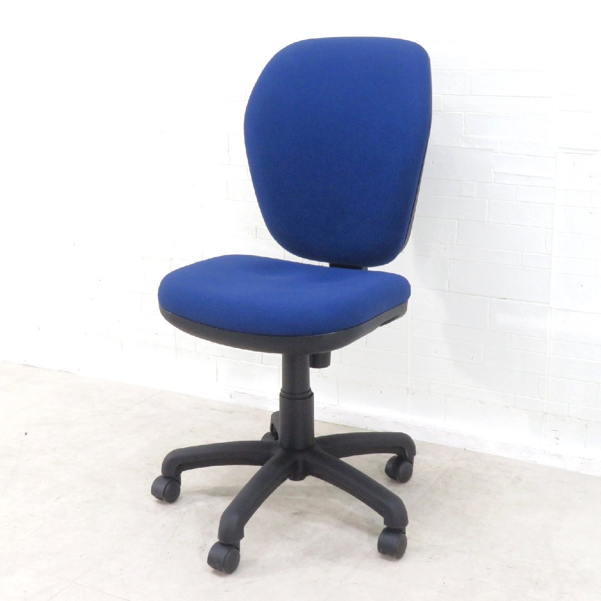 TOKIO FST 肘無オフィスチェア FST-77H ブルー 事務椅子 デスクチェア キャスター 上下昇降 布張り 在宅 YH18088 中古オフィス家具拍卖