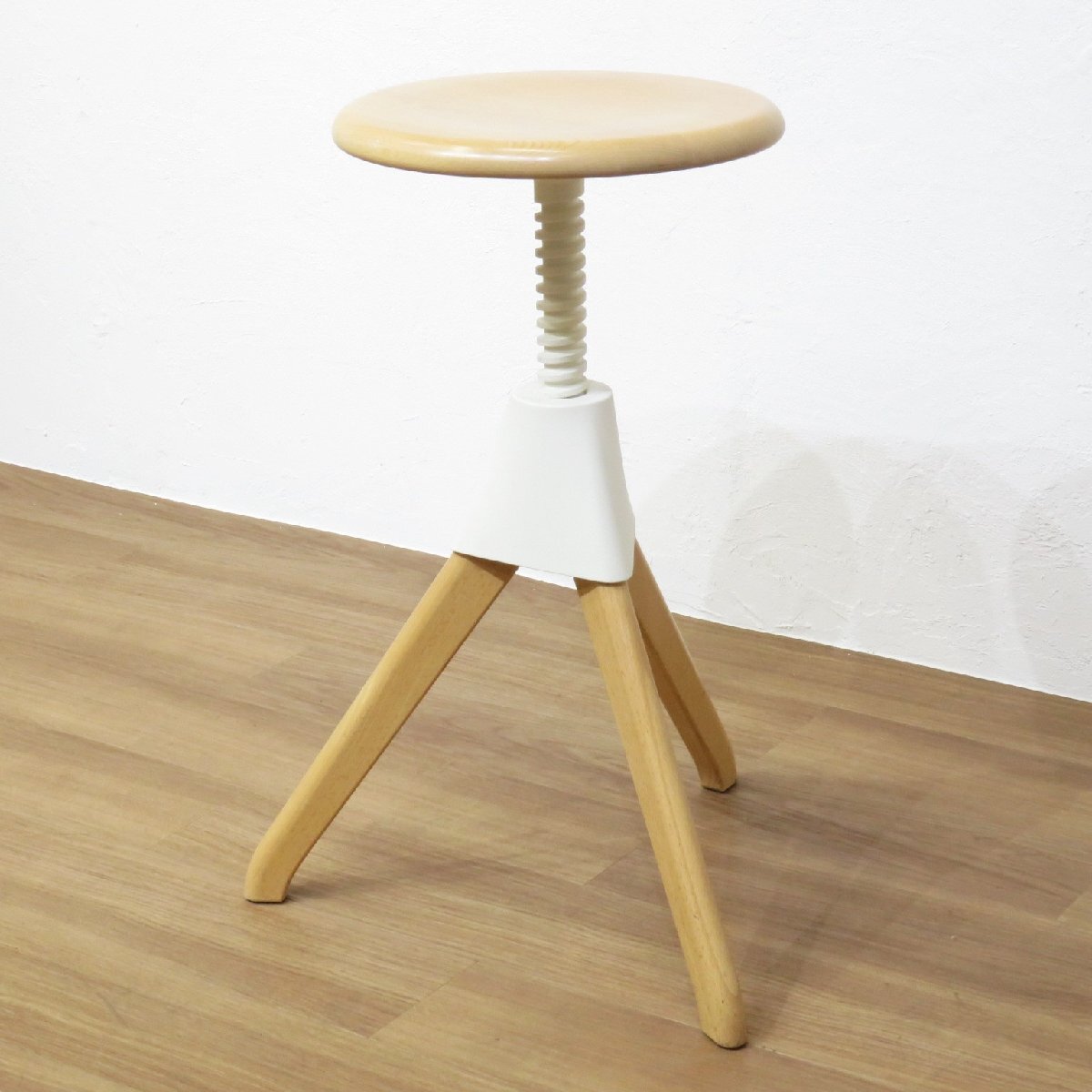 MAGIS マジス TOM AND JERRY トムアンドジェリー The Wild Bunch ナチュラル スツール デザイン 木製 丸椅子 チェア AG19026 中古拍卖