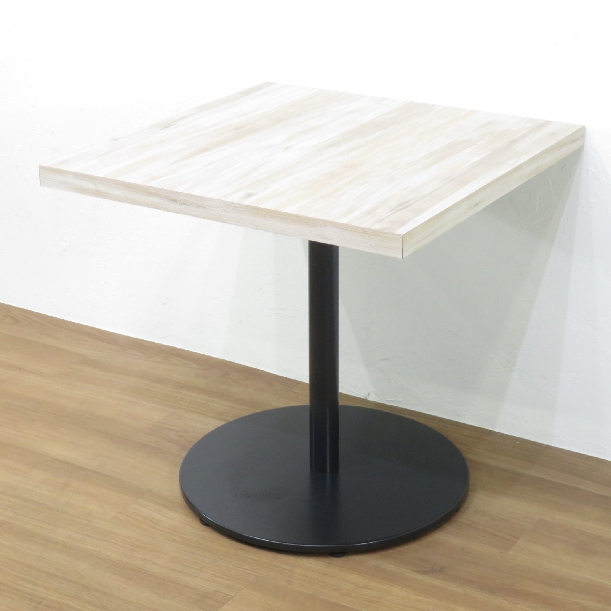 良品 okamura オカムラ カフェテーブル MB521E MW74 アルトピアッツァ Alt Piazza ナチュラル 角 ダイニング YH19208 中古オフィス家具拍卖