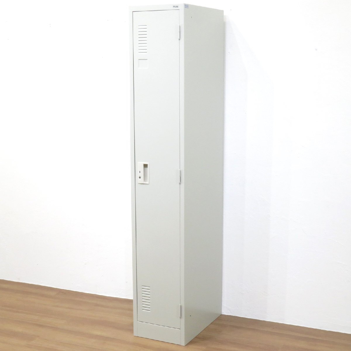 PLUS プラス 1人用ロッカー LK-12S ニューグレー 一人用 個人 事務 網棚 ハンガーパイプ シンプル 更衣室 YH19143 中古オフィス家具拍卖