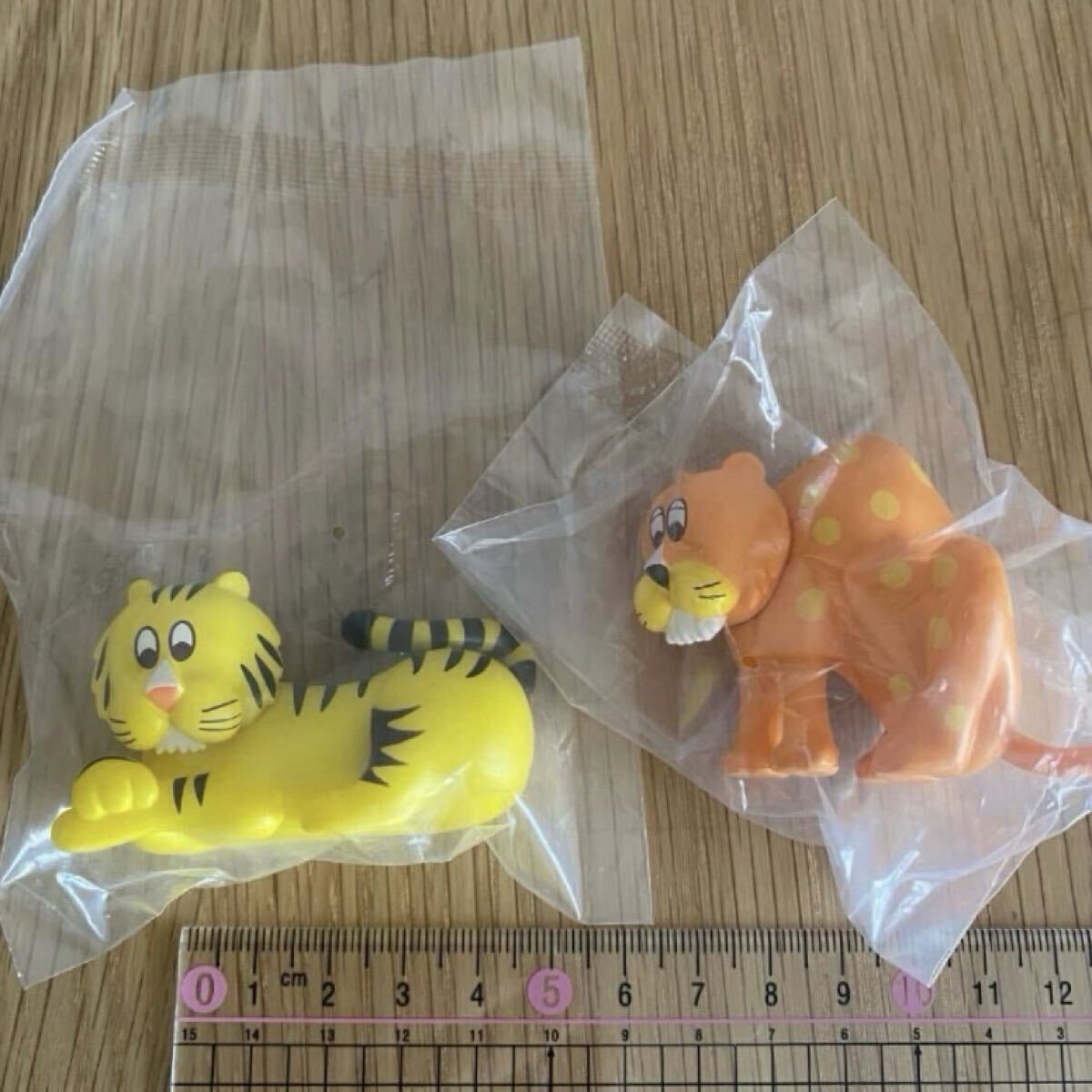 アデリアレトロ ミニチュアコレクション Vol.3 ズーメイト  ヒョウandトラ ガチャ フィギュア マスコット ケンエレファント 昭和レトロ拍卖