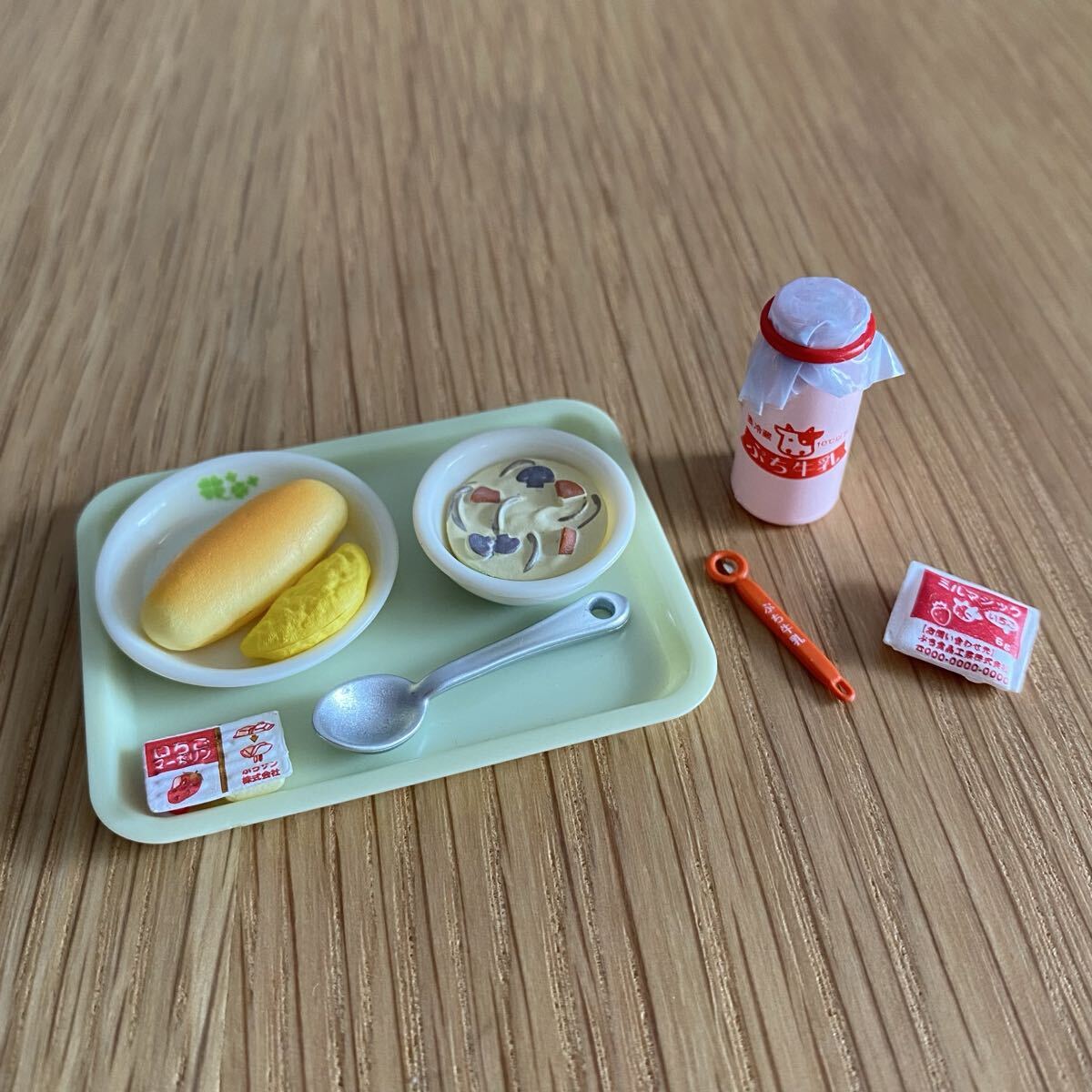 リーメント このプチってするやつ家にもほしいな 「ぷちサンプル 好きな教科は給食です」牛乳 コッペパン ジャム ミニチュア ドール拍卖