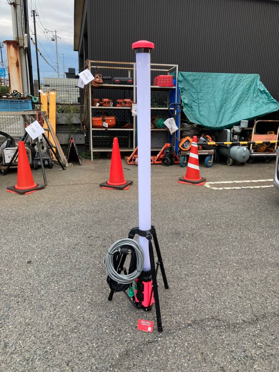 【中古品】屋外型 LEDアップライト ツインコンセント付 作業用照明 LUL-100V3-100TC-50K-PK 日動工業  ITFZK2UJ6QNG拍卖