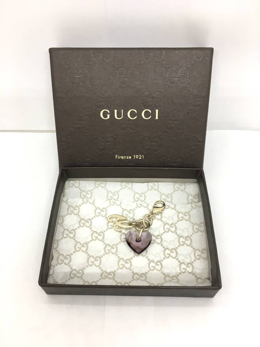 GUCCI グッチ イニシャル チャーム キーホルダー ハート ゴールド×パープル拍卖
