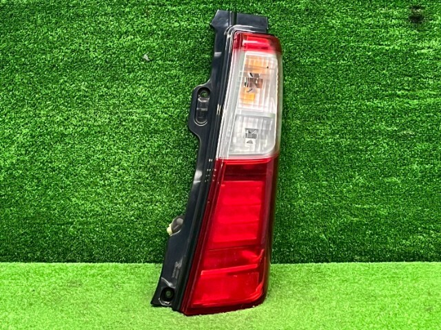 スズキ ワゴンR MH34S テールランプ右 35650-72M00拍卖