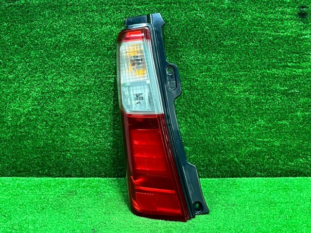 スズキ ワゴンR  MH34S テールランプ左 35670-72M00拍卖