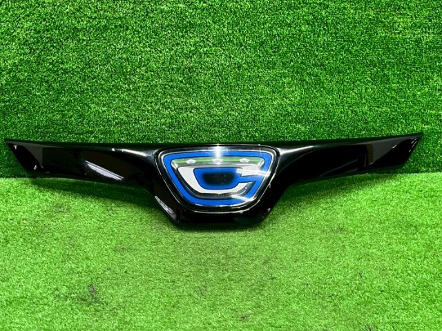 トヨタ カローラスポーツ ZWE213H ラジエーターグリル   裏印字53111-12F20拍卖
