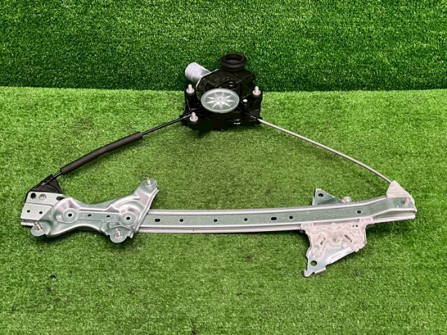 トヨタ カローラスポーツ  ZWE213H フロントドア左 レギュレター拍卖