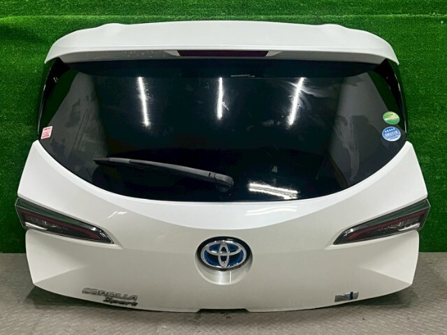 トヨタ カローラスポーツ ZWE213H バックドア 67005-12F60 カラー089拍卖