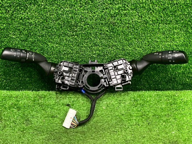 トヨタ カローラスポーツ ZWE213H コンビネーションスイッチ拍卖