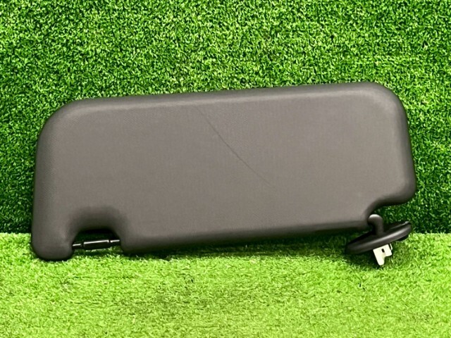トヨタ カローラスポーツ  ZWE213H サンバイザー右 運転席側拍卖
