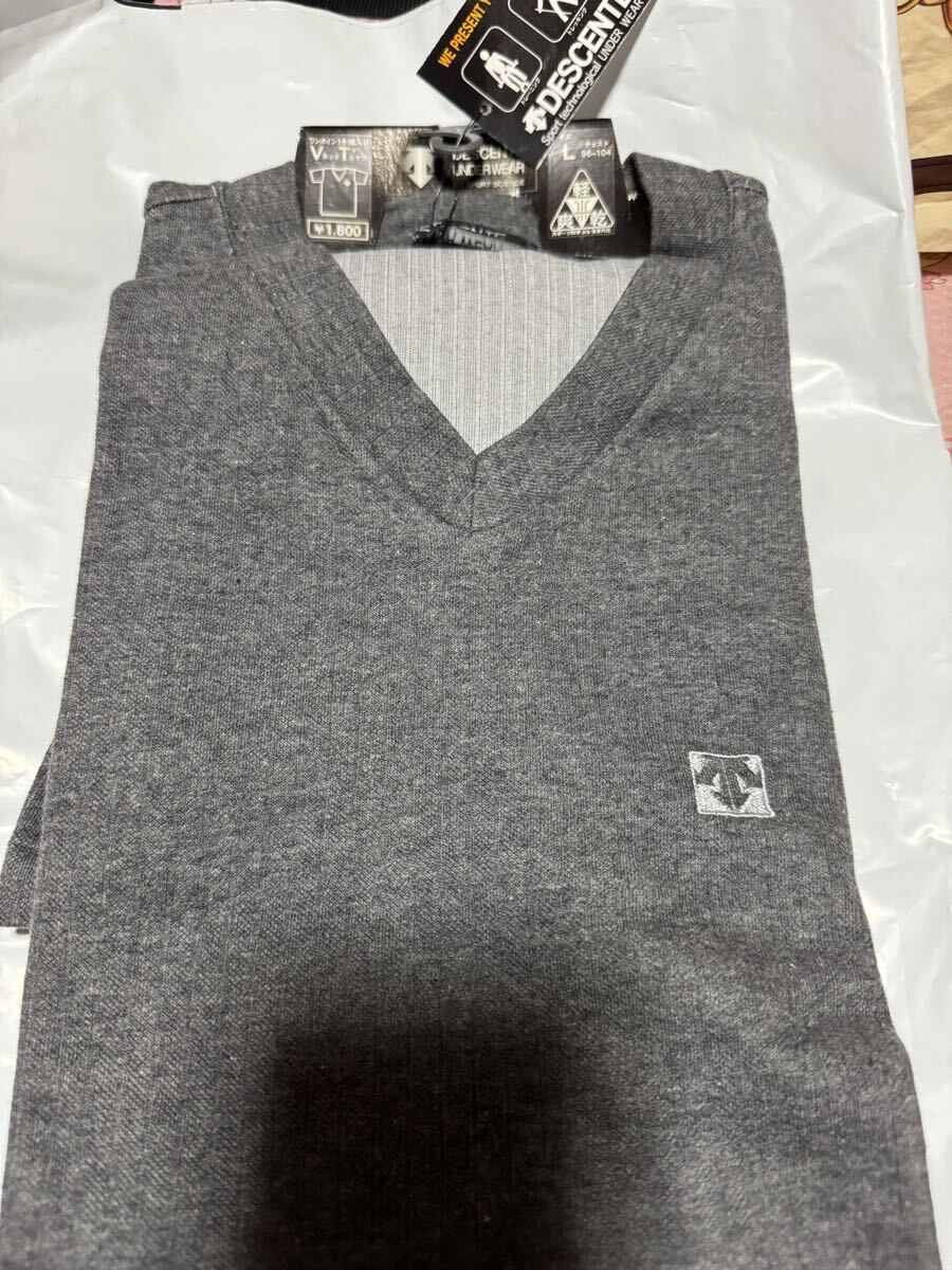 デサント VネックTシャツ拍卖