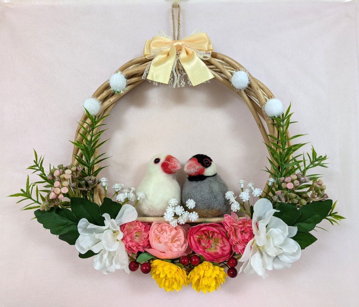 羊毛フェルト 白文鳥 桜文鳥 リース 鳥 文鳥 ブンチョウ ミニチュア ハンドメイド インテリア拍卖